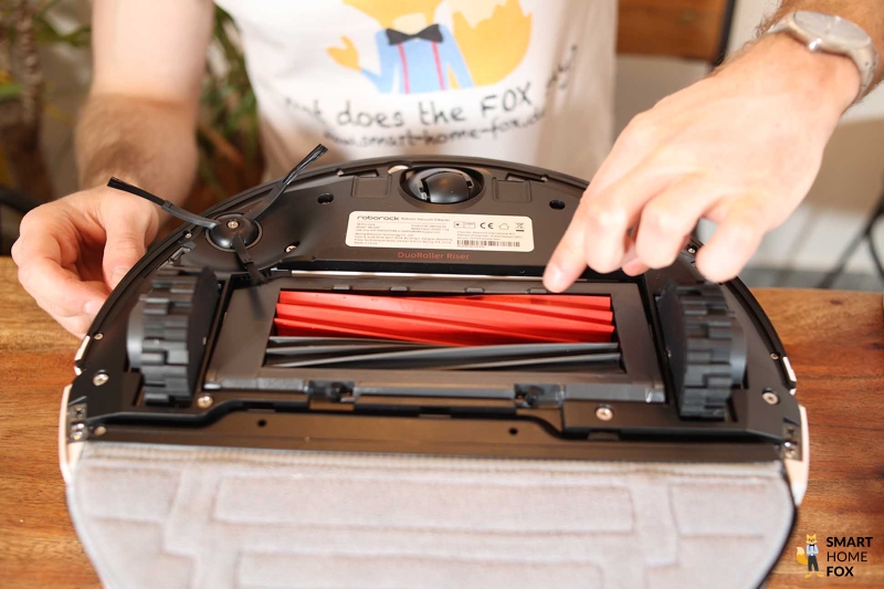 Видны зубчики на щеткодержателе Roborock S8 Pro Ultra.